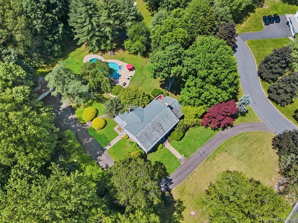 1 Finnegan Lane, Montebello, NY 10901 — exterior