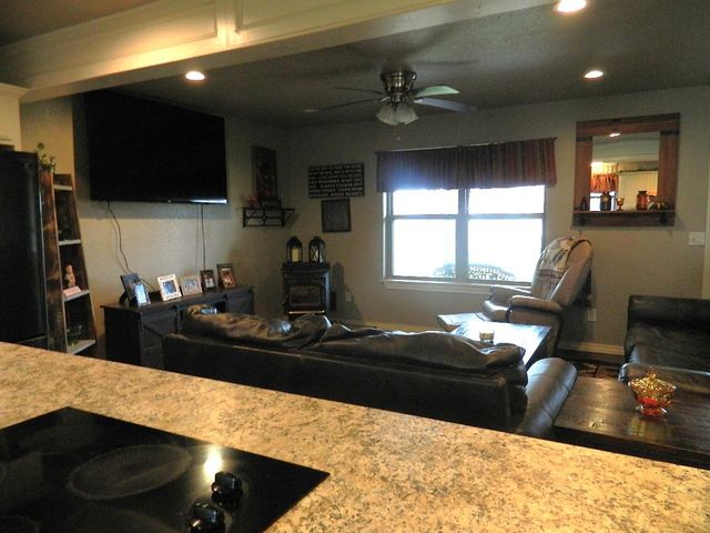 11005 Wedington Blacktop Road, Lincoln, AR 72744