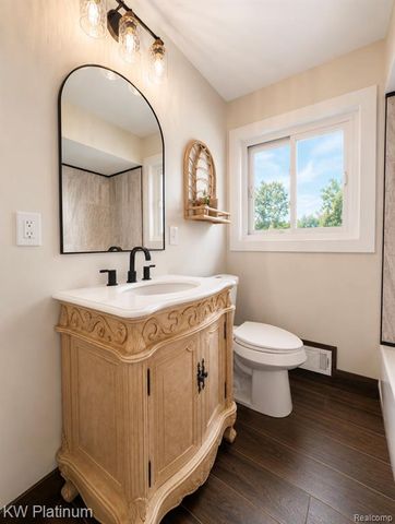 25718 Harmon Street, Saint Clair Shores, MI 48081