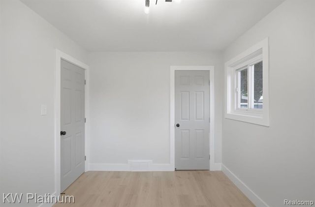 25718 Harmon Street, Saint Clair Shores, MI 48081