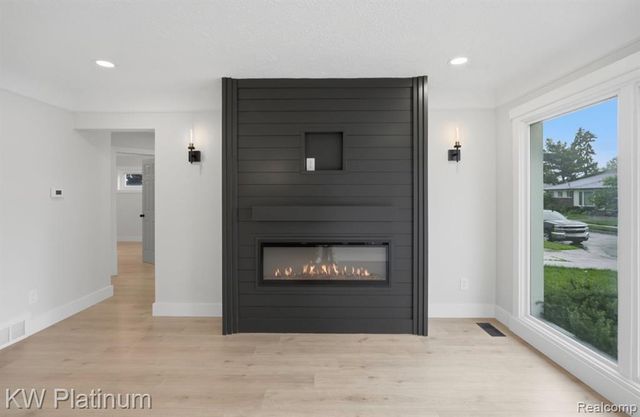 25718 Harmon Street, Saint Clair Shores, MI 48081