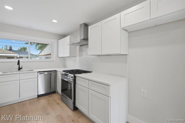 25718 Harmon Street, Saint Clair Shores, MI 48081