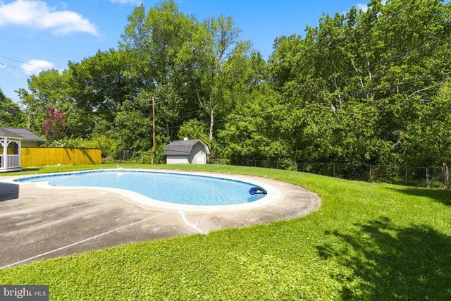 15746 POINTER RIDGE DR, Bowie, MD 20716