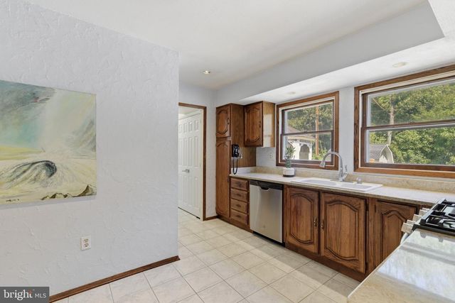 15746 POINTER RIDGE DR, Bowie, MD 20716