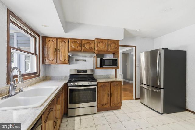 15746 POINTER RIDGE DR, Bowie, MD 20716