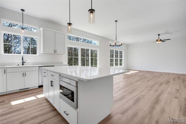 308 Schaper Estates Xing, Foristell, MO 63348