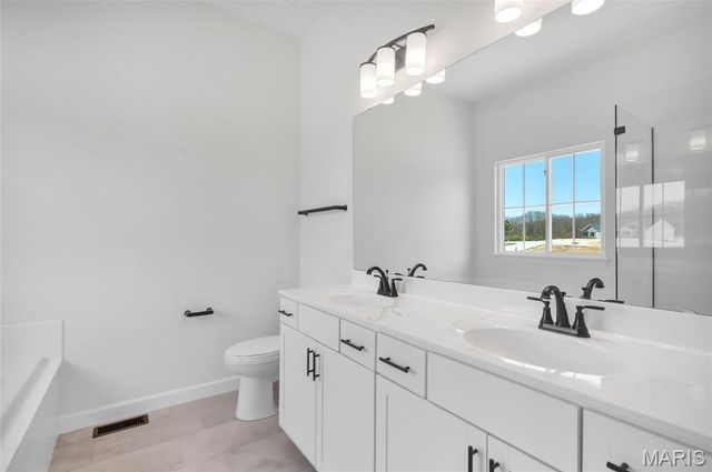 308 Schaper Estates Xing, Foristell, MO 63348