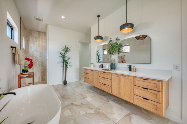 110 Clearwater DR, Kingsland, TX 78639