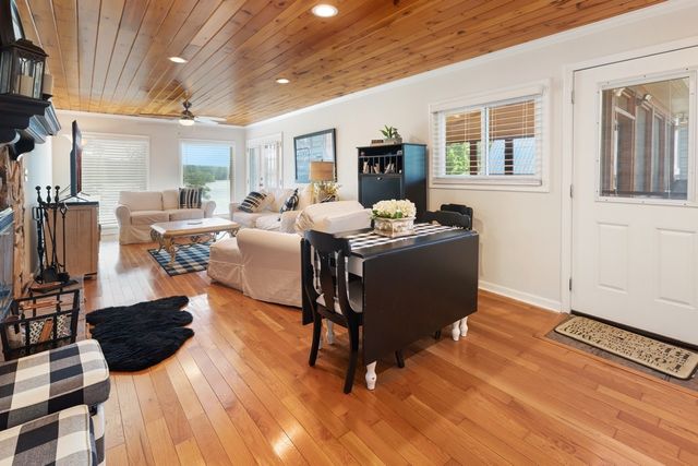 782 Driftwood Dr, Lobelville, TN 37097