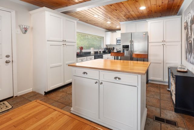 782 Driftwood Dr, Lobelville, TN 37097