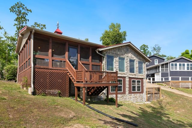 782 Driftwood Dr, Lobelville, TN 37097