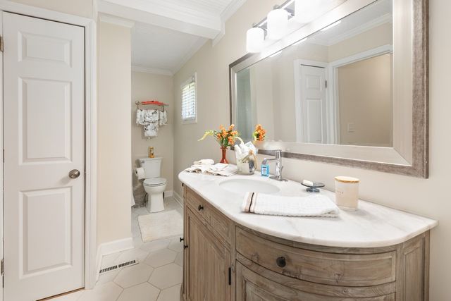 782 Driftwood Dr, Lobelville, TN 37097