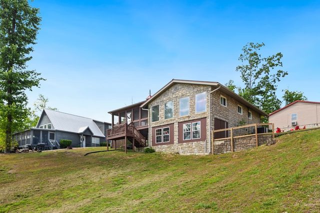 782 Driftwood Dr, Lobelville, TN 37097