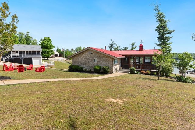 782 Driftwood Dr, Lobelville, TN 37097