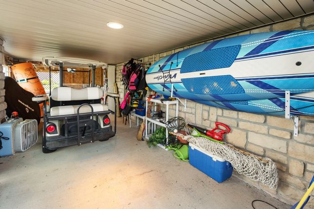 782 Driftwood Dr, Lobelville, TN 37097