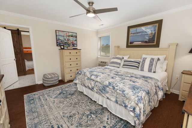 782 Driftwood Dr, Lobelville, TN 37097