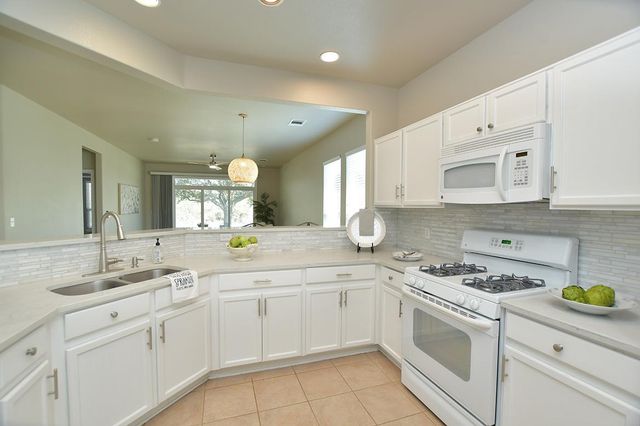 143 Dickens CIR, Georgetown, TX 78633