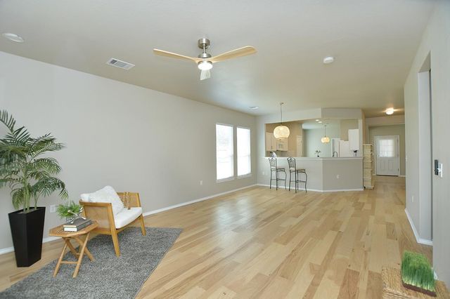 143 Dickens CIR, Georgetown, TX 78633