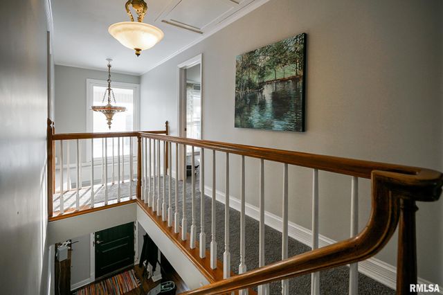 6024 N KNOXVILLE Avenue, Peoria, IL 61614