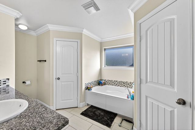 1217 Maverick Lane, Midland, TX 79705