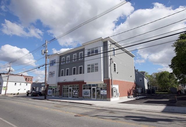 30 Temple 203, Whitman, MA 02382