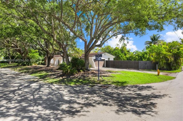 15545 SW 78th Place, Palmetto Bay, FL 33157