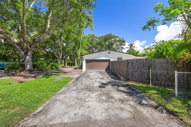 15545 SW 78th Place, Palmetto Bay, FL 33157
