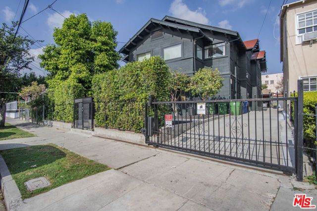 1807 Montana Street, Los Angeles, CA 90026