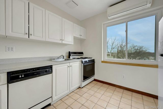 190 Fordham Street 12, Bronx, NY 10464