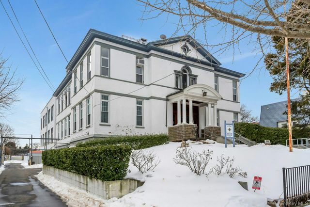 190 Fordham Street 12, Bronx, NY 10464