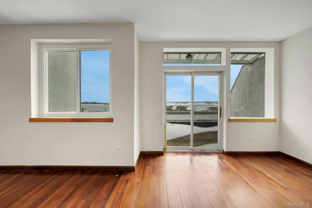 190 Fordham Street 12, Bronx, NY 10464