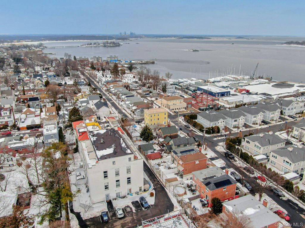 190 Fordham Street 12, Bronx, NY 10464