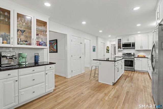 25-1 Macintosh Drive, Oxford, CT 06478