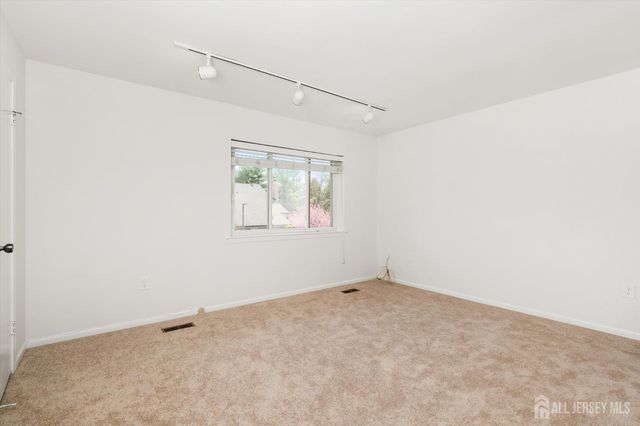 41 Tennyson Drive, Plainsboro, NJ 08536