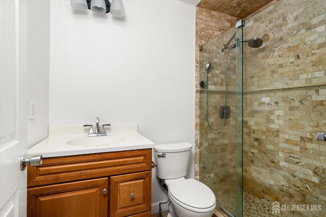 41 Tennyson Drive, Plainsboro, NJ 08536