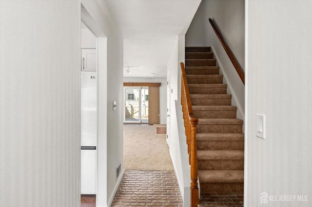 41 Tennyson Drive, Plainsboro, NJ 08536