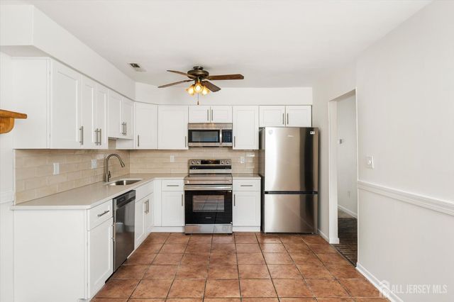 41 Tennyson Drive, Plainsboro, NJ 08536