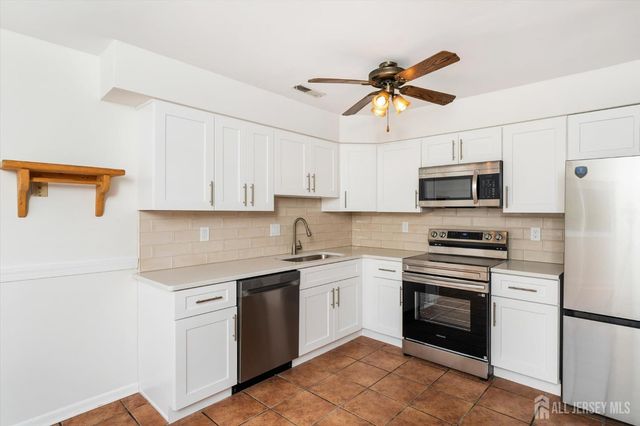 41 Tennyson Drive, Plainsboro, NJ 08536