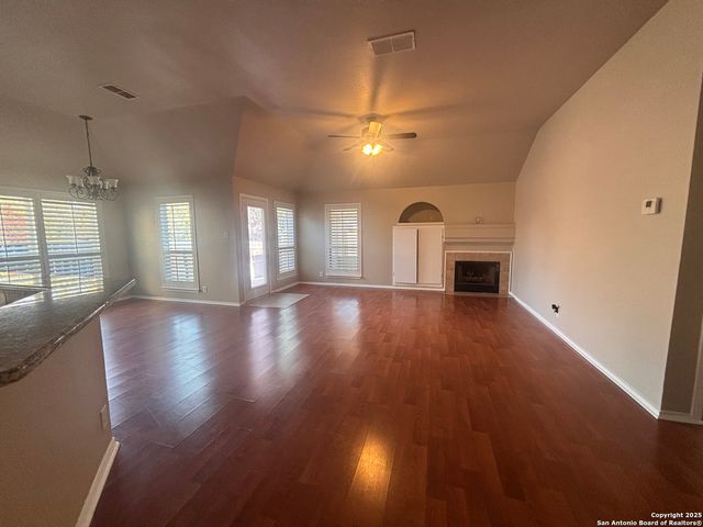 8410 branch hollow, Universal City, TX 78148