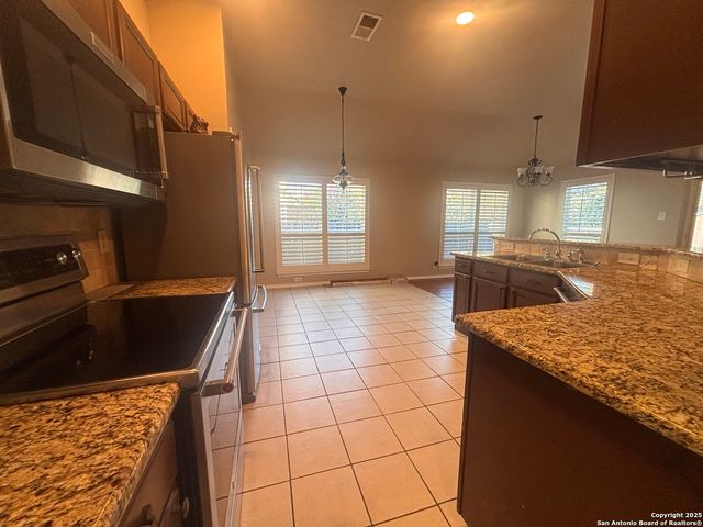 8410 branch hollow, Universal City, TX 78148