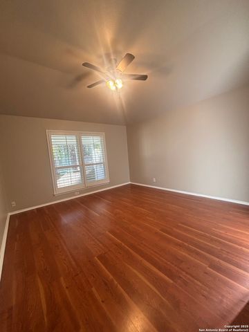 8410 branch hollow, Universal City, TX 78148