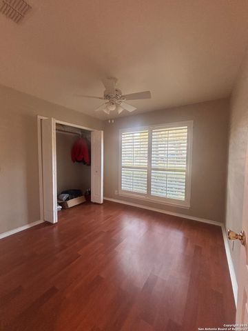 8410 branch hollow, Universal City, TX 78148