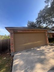 8410 branch hollow, Universal City, TX 78148