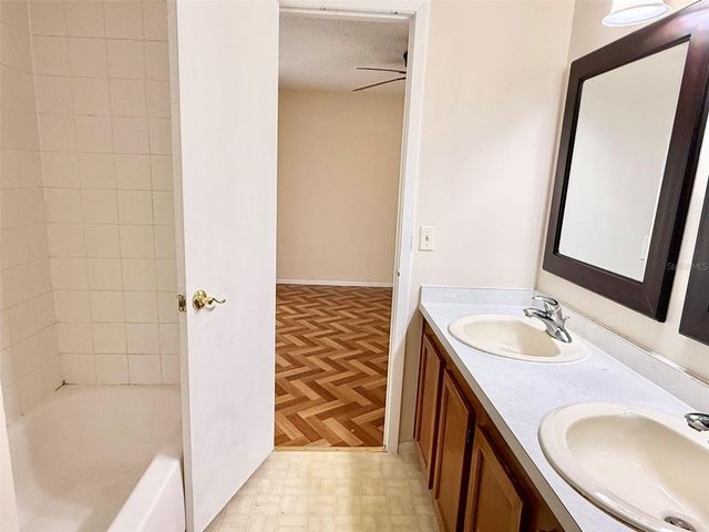 1215 CREEKBOTTOM CIRCLE, Orlando, FL 32825