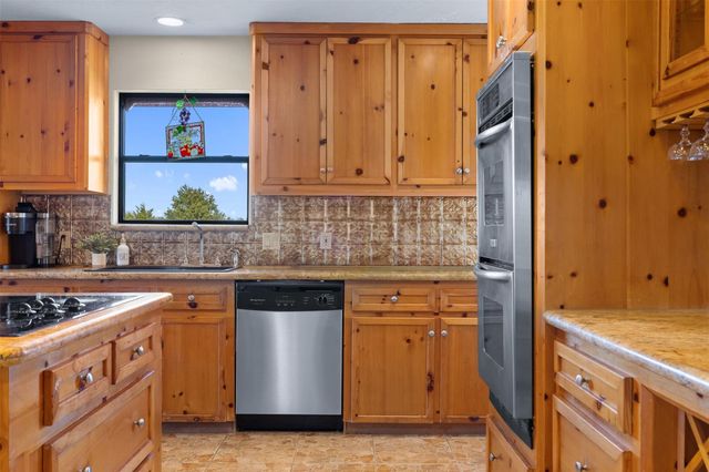 6622 County Road 360, Buffalo, TX 75831