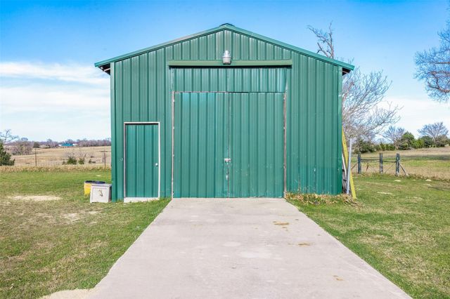 6622 County Road 360, Buffalo, TX 75831