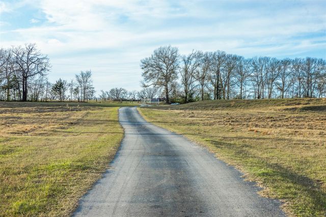 6622 County Road 360, Buffalo, TX 75831