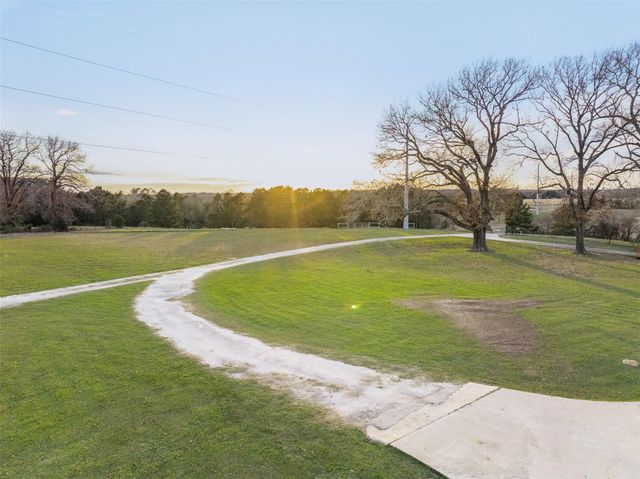 6622 County Road 360, Buffalo, TX 75831