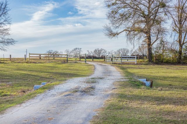 6622 County Road 360, Buffalo, TX 75831