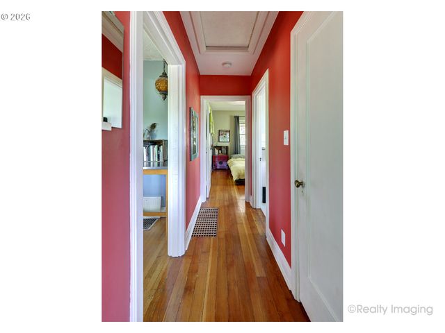 7523 Se WASHINGTON St, Portland, OR 97215